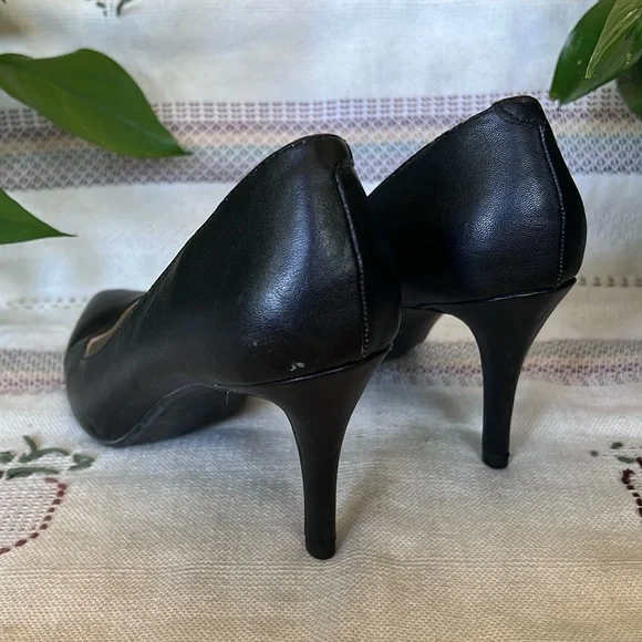 143 Girl Women’s Owanda Closed Pointy Toe Pump Black Slip-On Heels, Size 8 - Picture 5 of 16